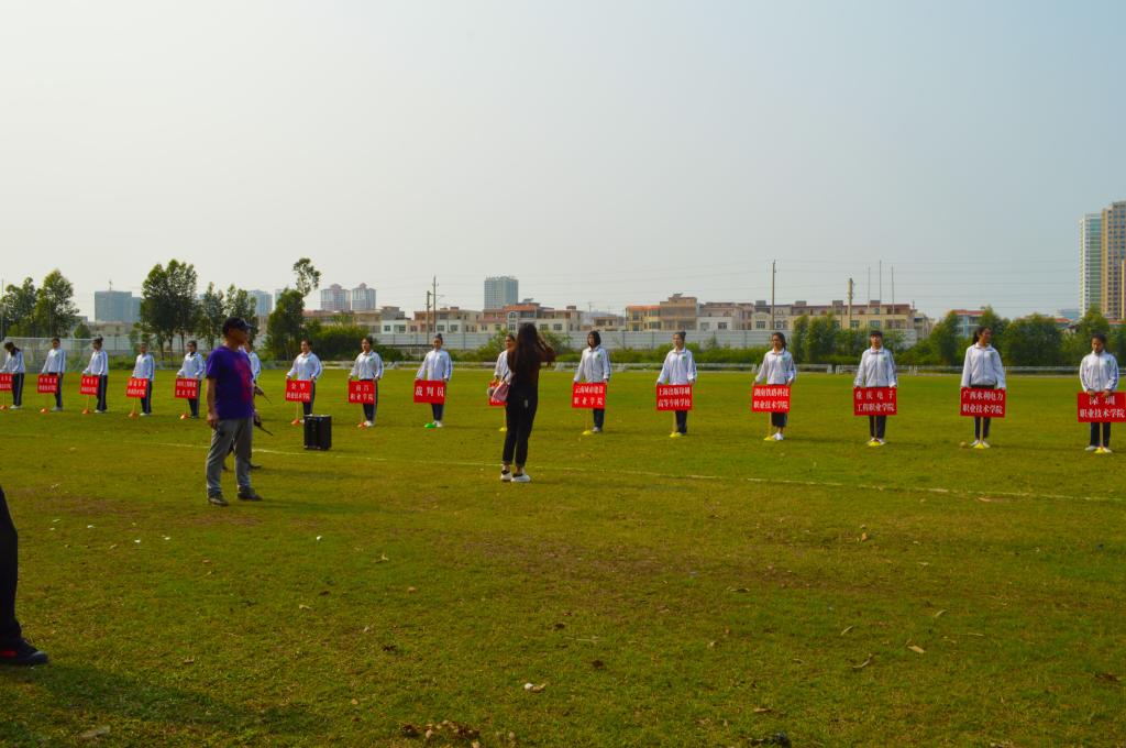 我校筹备2015-2016特步中国大学生校园足球联