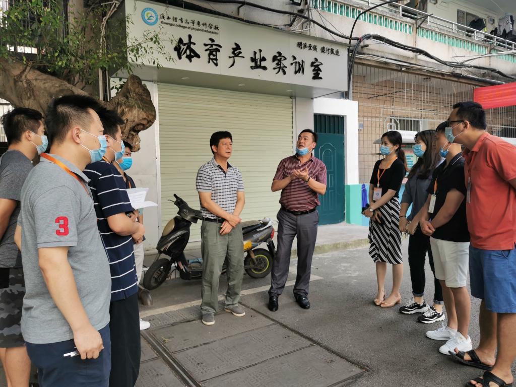 邱团副校长现场进行工作布置