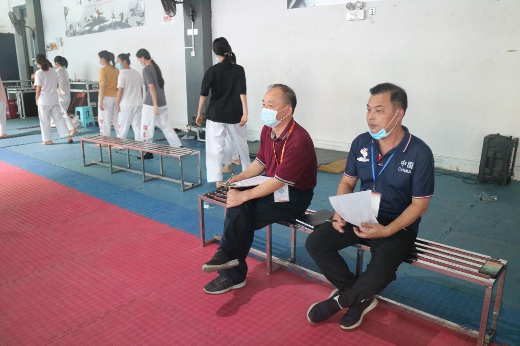 覃杨彬副校长在体教学院《跆拳道专选》课程教学现场听看课