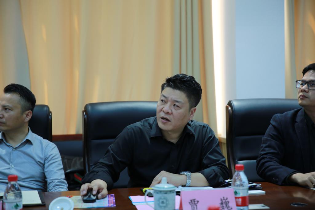 欧洲体育发展集团驻华代表处首席代表贾巍先生对集团及相关项目进行介绍