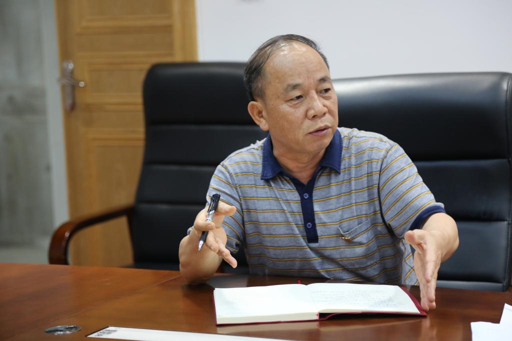 覃杨彬副校长勉励两个支部的党员坚持不忘初心、继续前进 覃杨彬副校长勉励两个支部的党员坚持不忘初心、继续前进