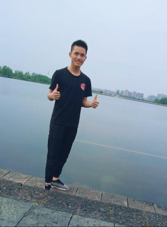 方力锤,男,壮族,共青团员,17级体教13班,现任纪检部部长,本人性格开朗,大方乐观,能吃苦耐劳,善于交流沟通,乐于助人,尊重师长,热爱学习,踏实进取。座右铭:只要努力没有你做不到的事情,只有你想不到的事情。