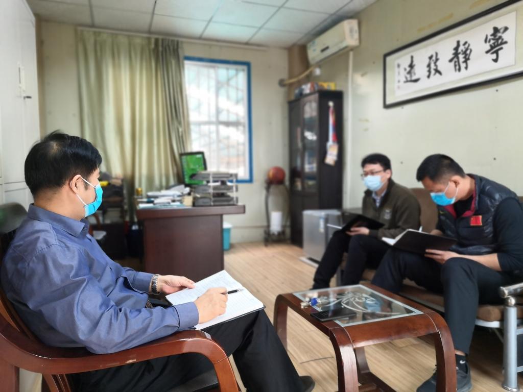 胡校长在招生就业处调研