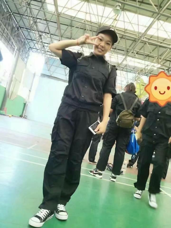 张婷婷 女,汉族,群众,17级体教3班,现任校学生会宣传部副部长,性格开朗,与人为善做事积极。座右铭:人生就像一杯茶,不会苦一辈子,但总会苦一阵子。