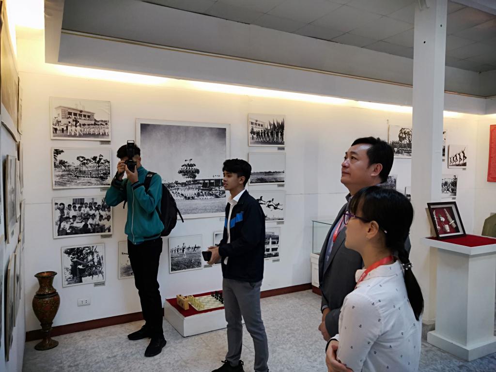 我校代表团参观北宁体育大学校史馆