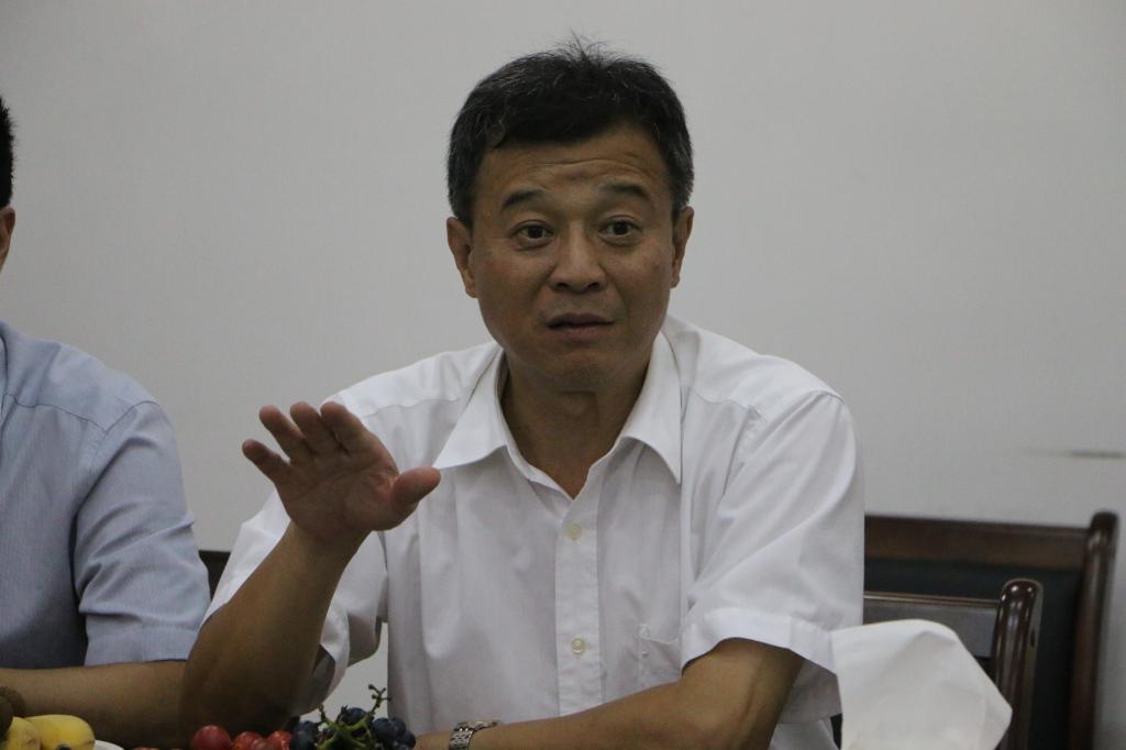 邓宏发言2011级新闻采编与制作专业校友张光洲发言2010级运动休闲服务