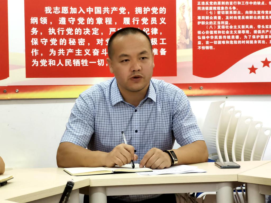 李翔书记在进行宣传工作部署